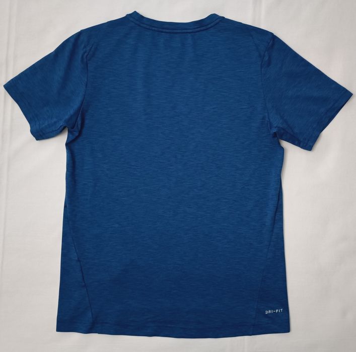 Nike DRI-FIT Breathe Tee оригинална тениска ръст 147-158см Найк спорт
