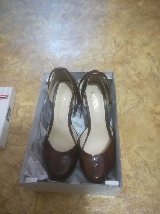 Продам натуральный кожаный туфли