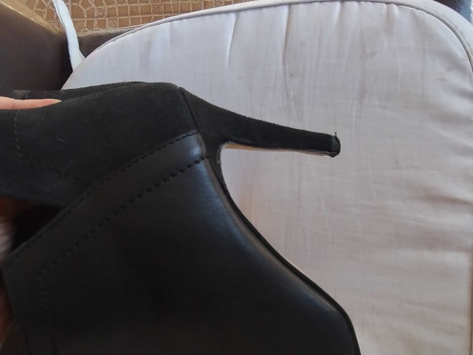 Ghete elegante, negre cu toc