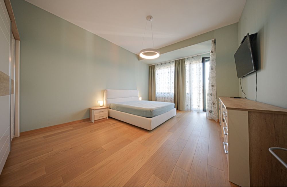 Дава се под наем Многостаен апартамент в ж.Южен парк - 150 кв.м за 1000 € - Снимка #4