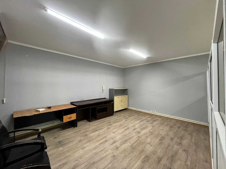 Офис в аренду 8 мкр