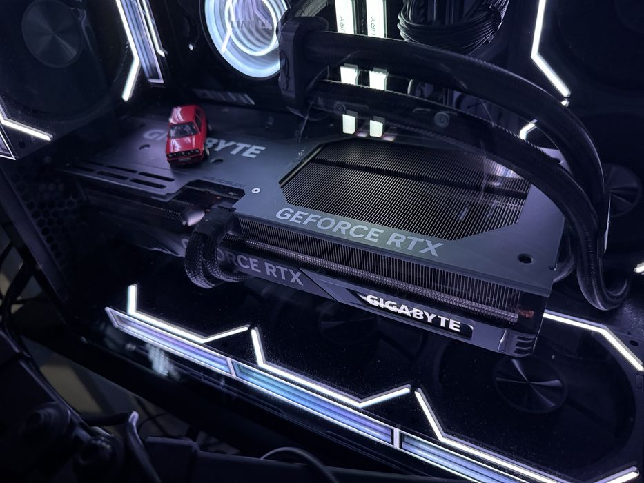 Видеокарта GIGABYTE GeForce RTX 4070 Ti GAMING OC
