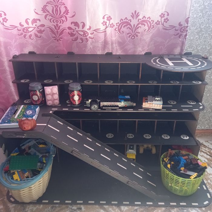 Парковка для транспорта.