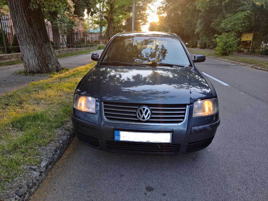 VOLKSWAGEN Passat