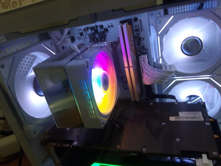 Обмен на айфон 14+ или 15 про