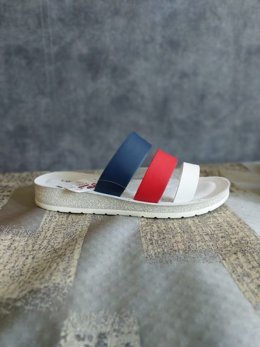 шлепанцы новые !