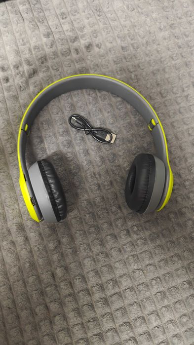 Căști Wireless  Bluetooth 5.0 Over-Ear, Pliabile, Bass Puternic și Microfon