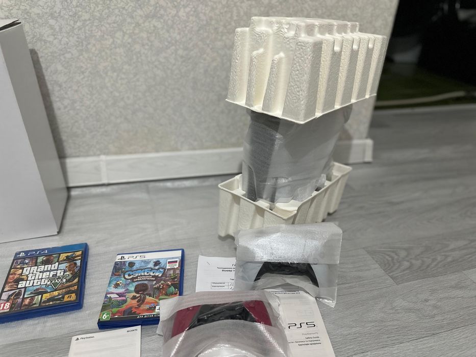 Продам новый playstation 5 box 1tb