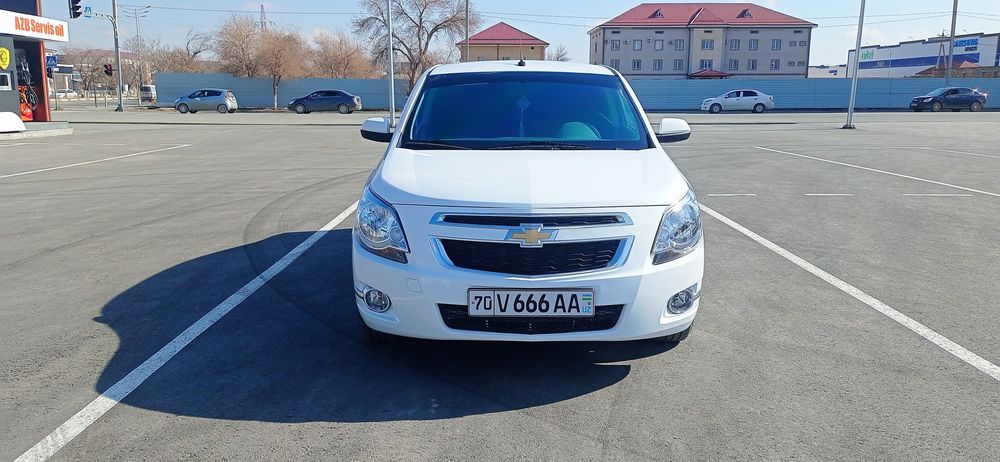 COBALT style (mednayt qilingan) sotiladi