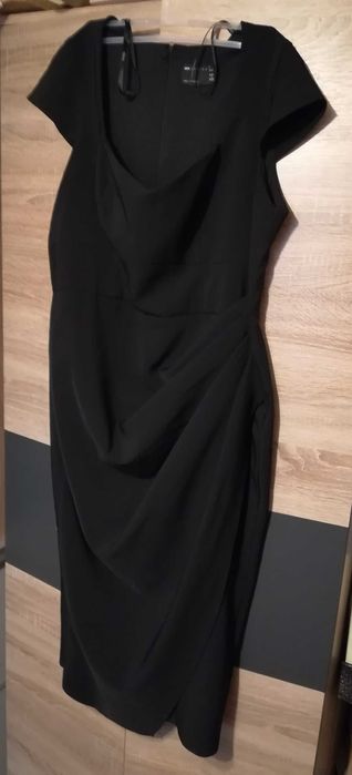 Rochie elegantă Asos, made în Romania