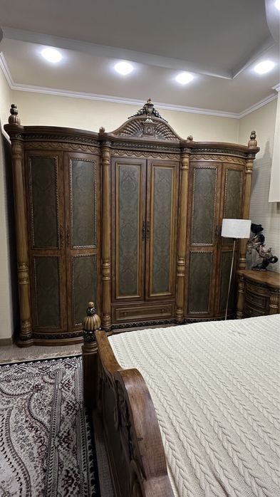 Продам спальный гарнитур