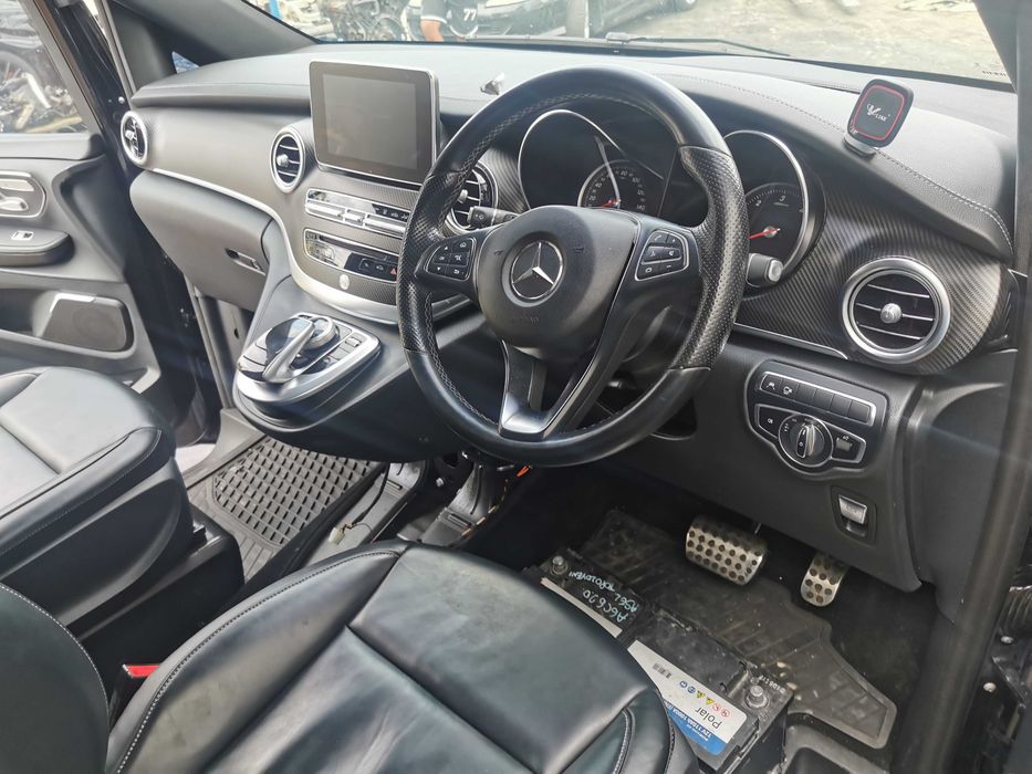 Dezmembrez Mercedes V-class W447/220D/usa/haion/scaune/interior/jante/carlig/bara fata/bara spate/motor/cutie