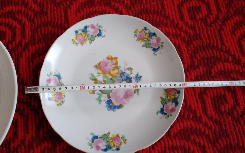 Продам фарфоровые блюдо