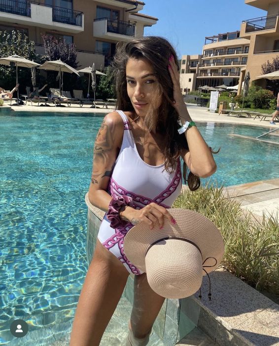 Цял бански костюм DANAE с апликация HM