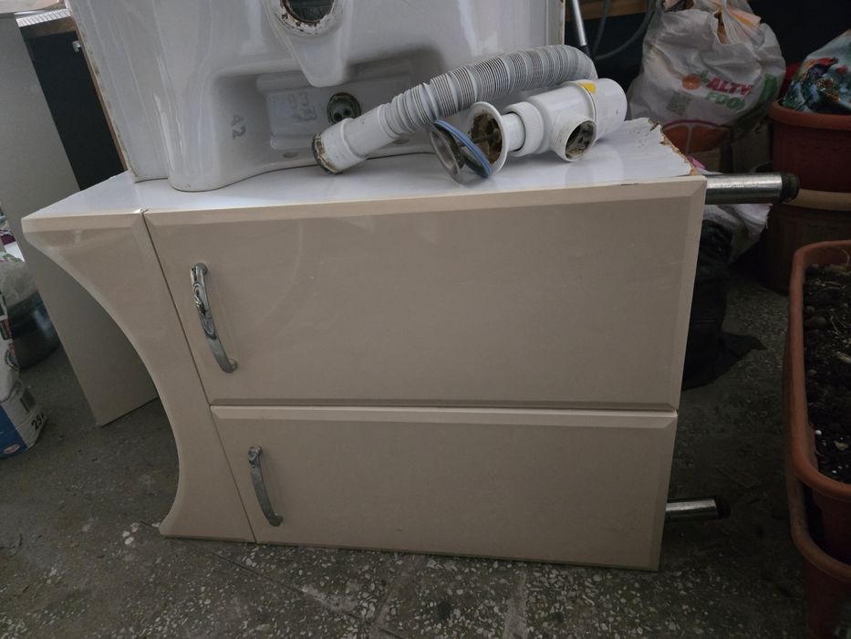 Продам раковину б/у со шкафчиком