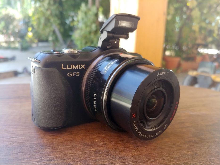 Panasonic Lumix DMC-GF5 + obiectiv G X Vario PZ 14-42mm f/3.5-5.6 ASPH Power O.I.S. H-PS14042 camera digitală Sony Casio Nikon Canon Olympus