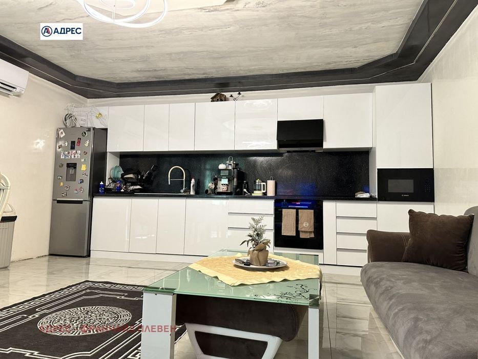 Продава се Къща в с. Горна Митрополия, Област Плевен - 157 кв.м за 812 €/кв.м - Снимка #2