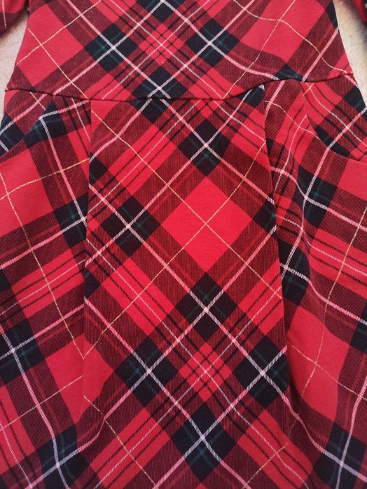 Детска червена роля