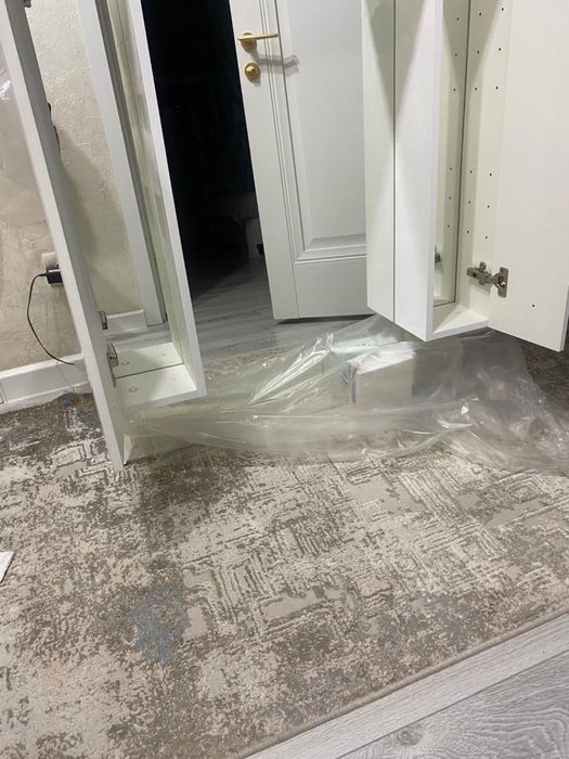 Продается тумба с зеркалом