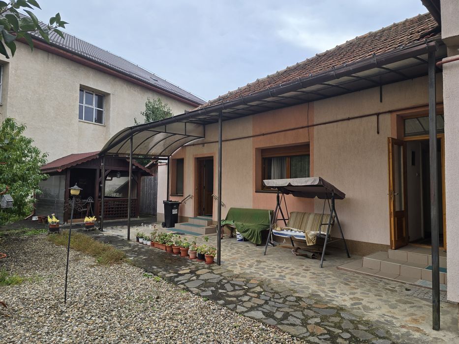 Casa centru / ultracentral  persoana fizica