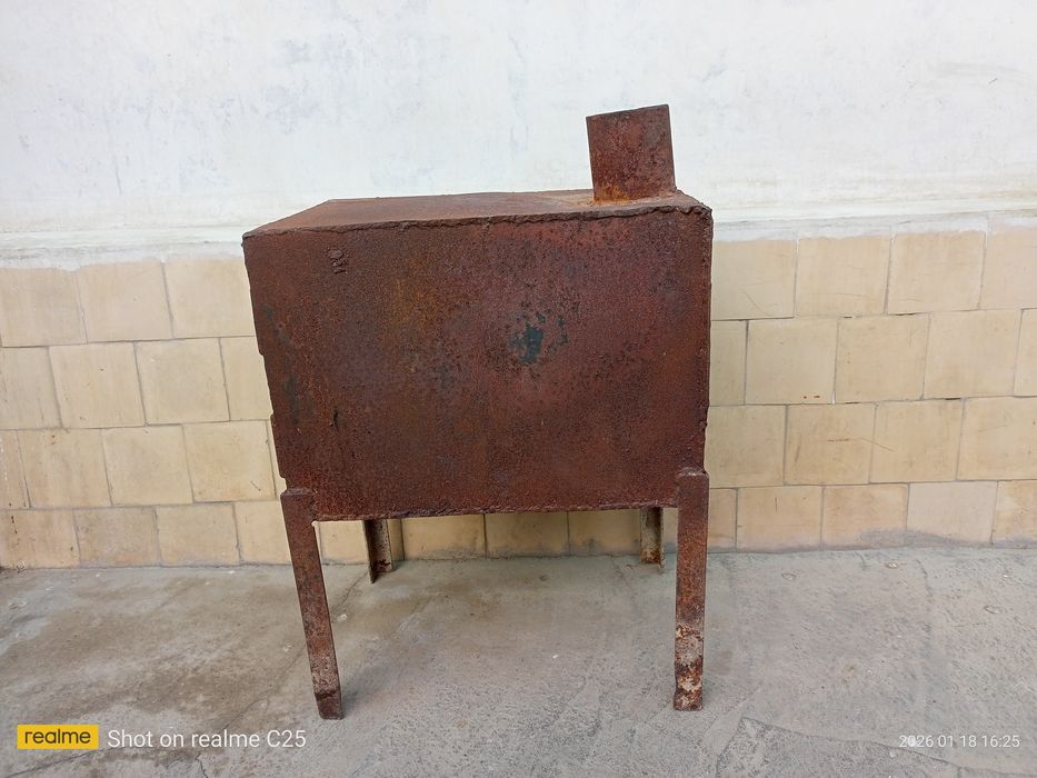 Печка  - буржуйка.