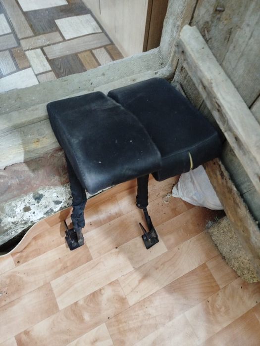 Два подлокотника на Ниву, б/у