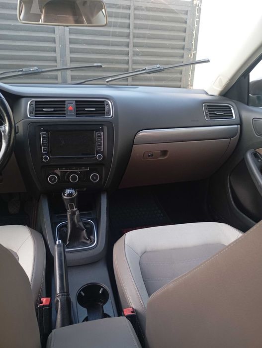 VOLKSWAGEN Jetta 2013 — imagine 4