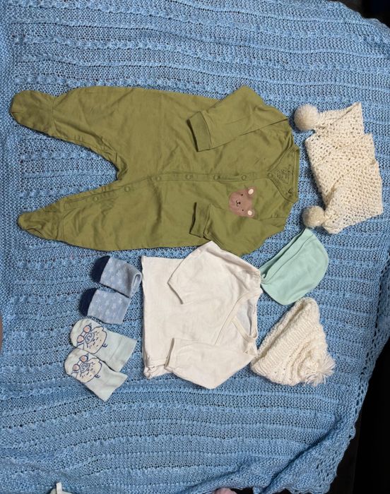 Бебешки дрешки и аксесоари 0-3 месеца