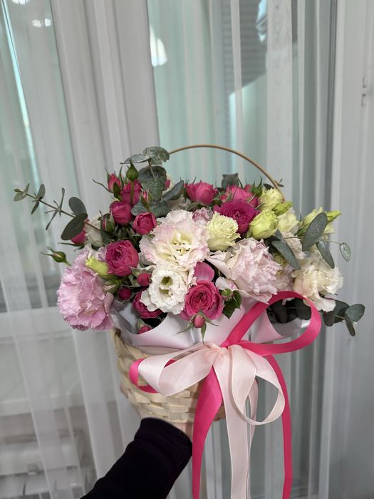 Букет цветов в корзине