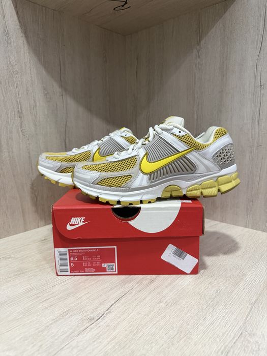 Кроссовки Nike V2K Run SE 37.5 размер новые оригинал