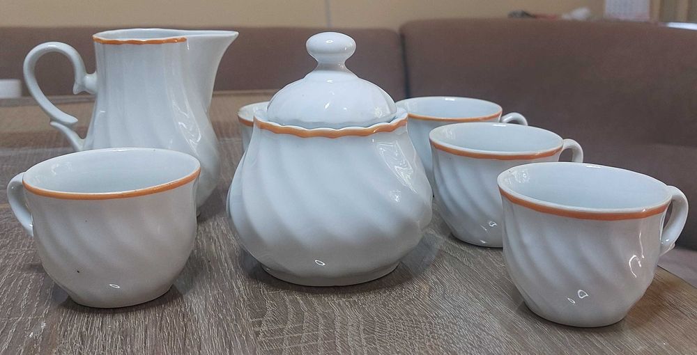 Порцеланови, керамични сервизи за кафе, ракия, декор