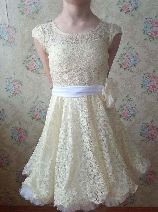 Продам платья на девочку