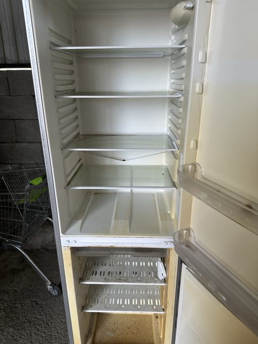 Холадилник indesit