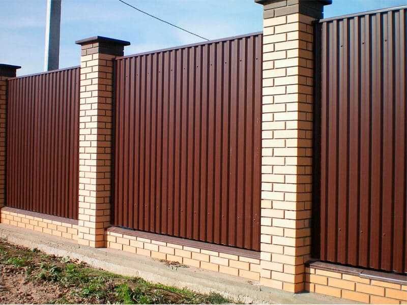 Garduri si porti stil jaluzea, sipca metalica, tabla cutata