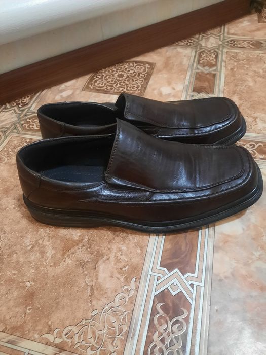 Продам мужские новые ботинки