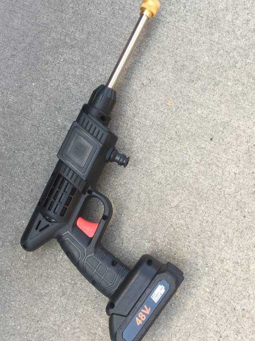 Акумулаторна водоструйка 4л/мин  22 бара