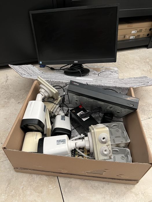 Vând kit complet de supraveghere KMW DVR 4K