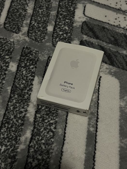 Батерия за айфон с маг-сейф