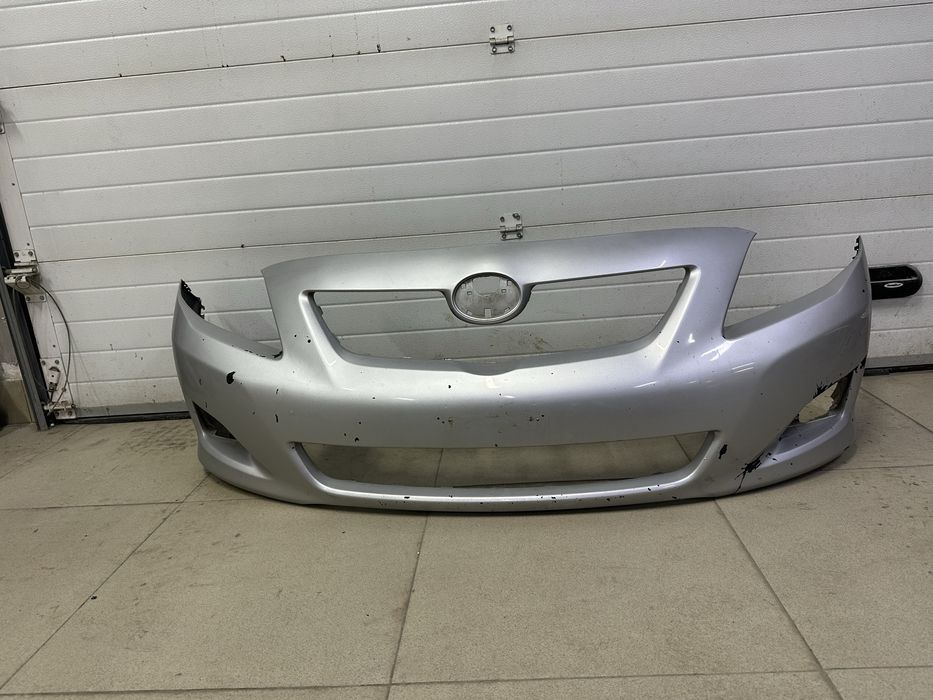 Продам бампер на королу 2006 год