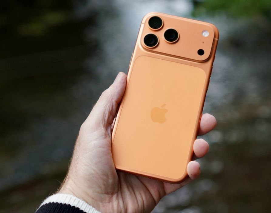 НОВ!!! Apple iPhone 17 Pro Max, 512GB, Cosmic Orange + адаптер Apple