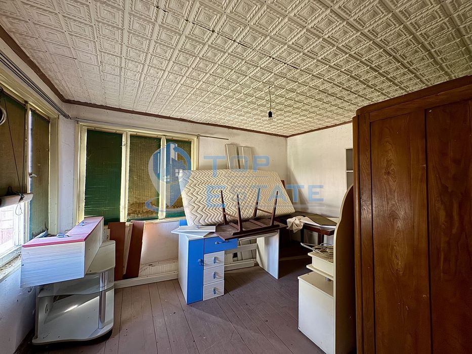 Тухлена къща с кладенец в село Добри дял, област Велико Търново