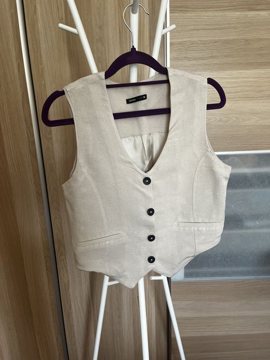 Нов бежов елек, 36 размер