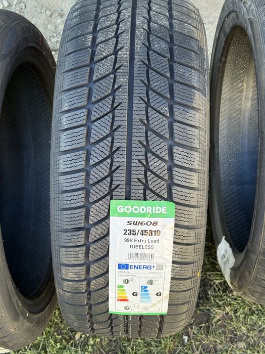 Anvelope Iarna Goodride SW608 235/45R19