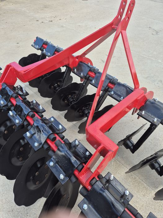 Продавам Дискова брана 2.2м за трактор 50 до 80 к напълно  отслужена