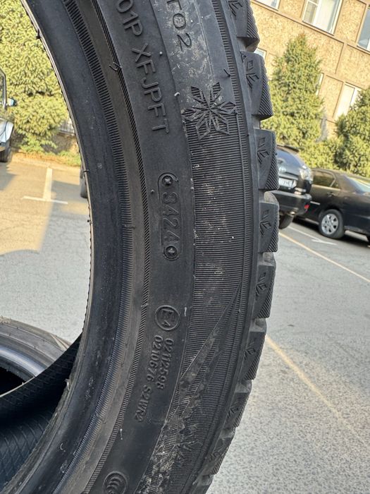 Продам б.у резину Triangle 245/45/19