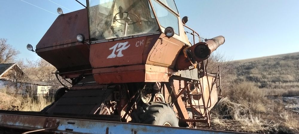 Комбайн продам со свальной жаткой