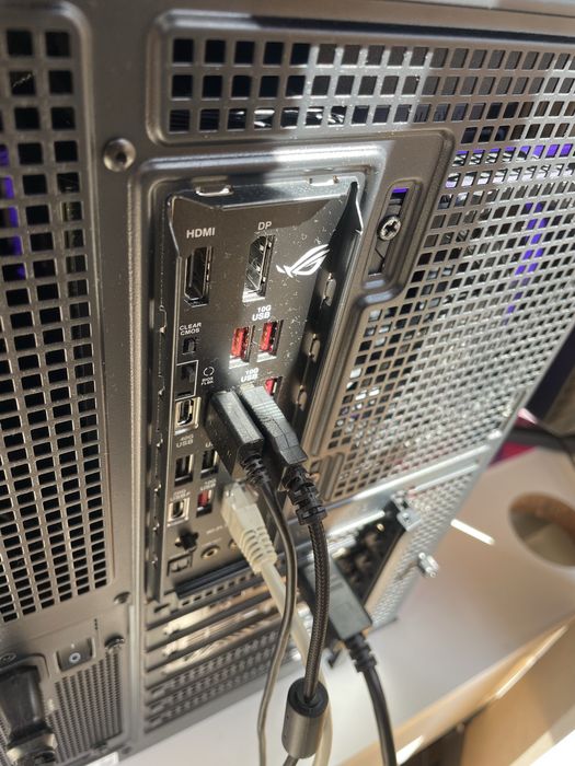 Геймърски компютър RTX 5080 / Ryzen 7 9800X3D / 4TB Gen5 / Гаранция