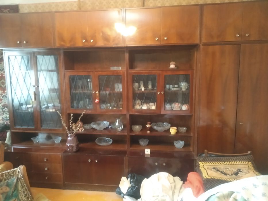 Продам стенку, производство Румыния. Дерево, шпон, полировка.