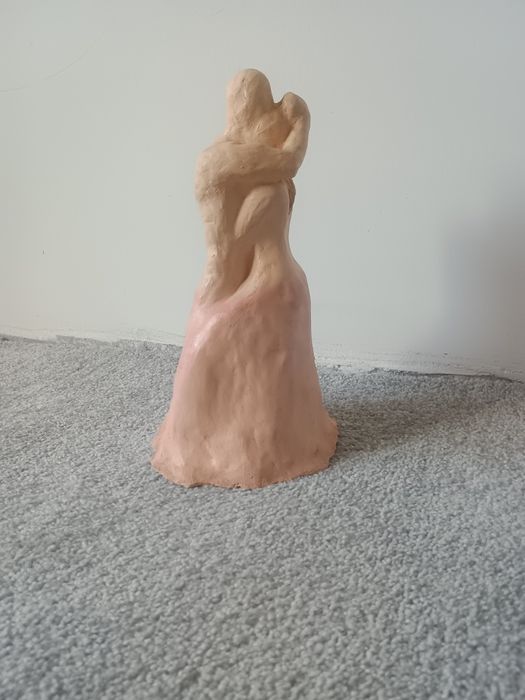 Гипсова фигура на двойка