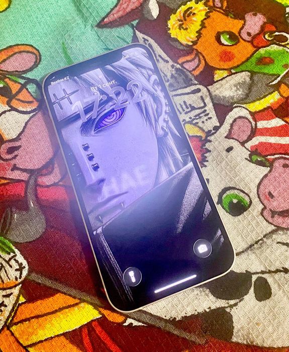 IPhone 12 в хорошем состоянии
